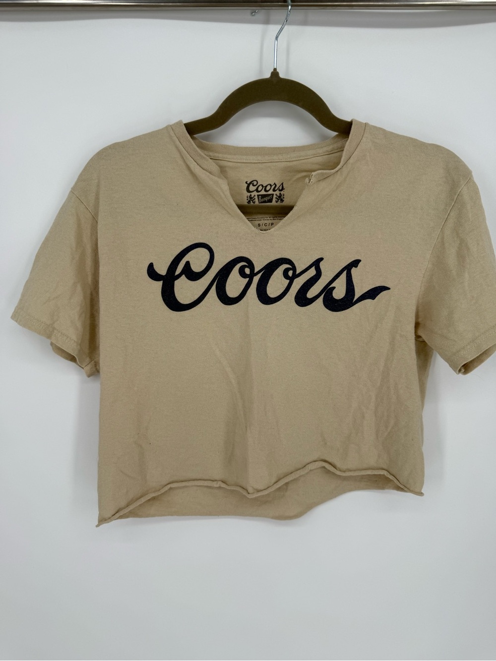 Coors Banquet Cropped Graphic T-Shirt Size Small Colorado Beer Tee
